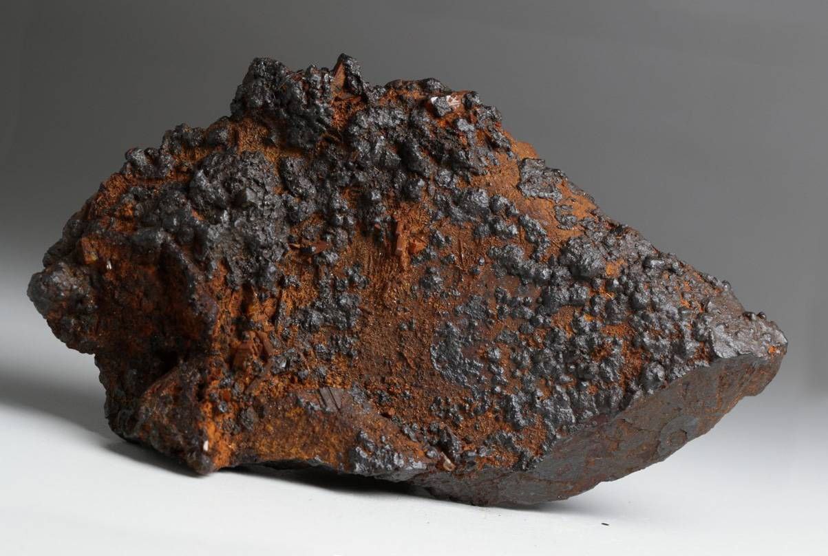 Железная руда продолжает падать из-за опасений в секторе недвижимости Китая