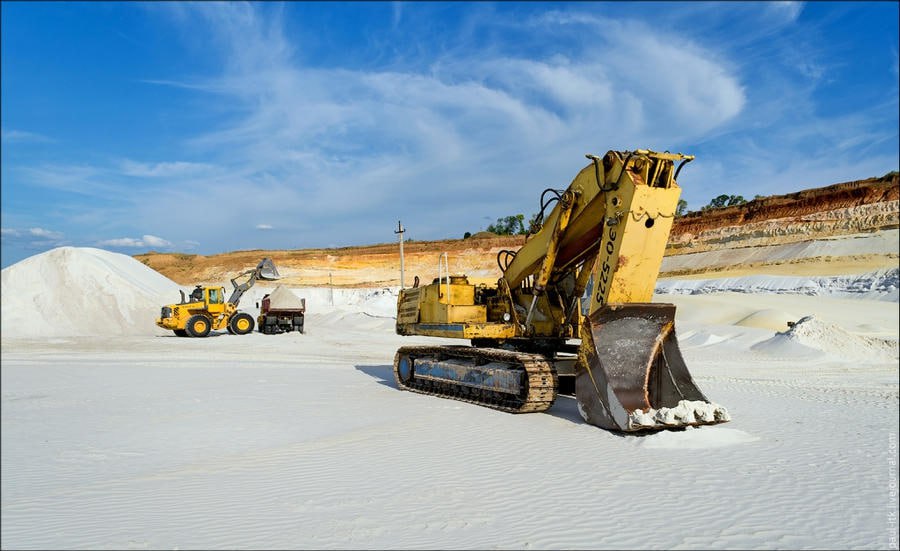 Quarry quartz sand deposit Quarry quartz sand deposit